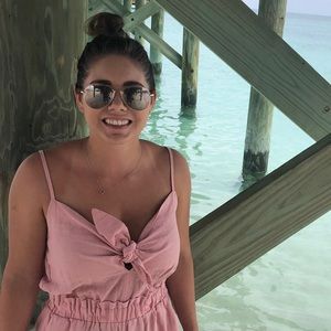 Meet your Posher, Claire